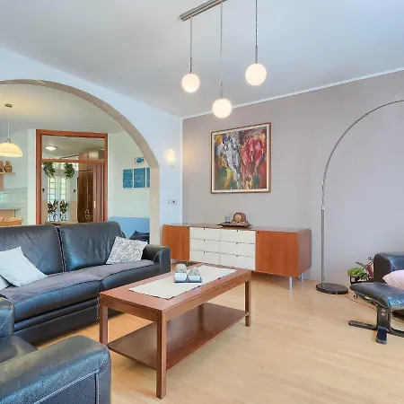 Ferienhaus Corina By Interhome